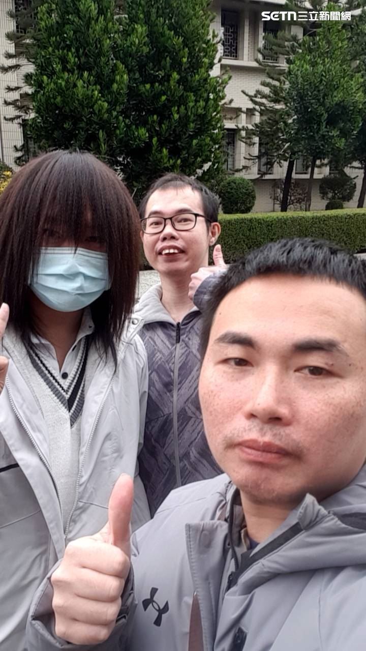 鄧佳華偷拍女設計師裙底風光服刑180天後出獄。(圖/游兆霖提供)