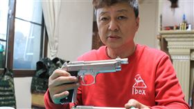 警方大舉查緝穿雲箭但是否有罪仍影爭議。（圖／記者王乙徹攝）