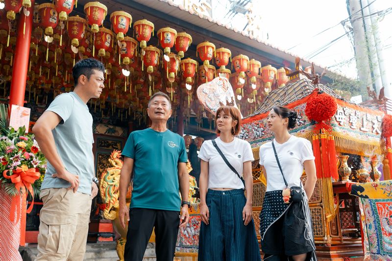 本週姚元浩、吳映潔(鬼鬼)與莎莎,前進彰化田中挑戰一項極具難度的任務:準備兩千份平安餐。(圖/好看娛樂提供)