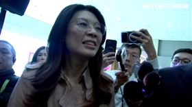 鄭麗文被問國共論壇、鄭習會時稱，「明天…明天…明天我會有公開受訪的那個…因為我時間來不及，不好意思」（圖／翻攝畫面）