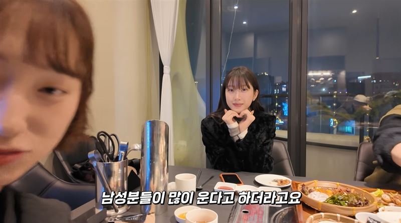 柳惠英公開聚會VLOG,其中有李鐘碩、文佳煐、姜有皙、林成宰、尹筠相等人。(圖/翻攝自류혜영레몬과밀치회 YT)