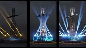 主燈「光沐－世界的阿里山」整體設計以阿里山神木為靈感延伸，外部結構採用循環木料拼貼而成，展現永續再生的環保精神。（圖／觀光署提供）