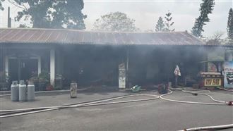 橋頭糖廠火警　古仔灯小卷米粉店燒焦了