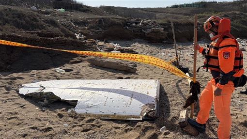 澎湖海灘尋獲失事F-16戰機殘骸　真相曝光