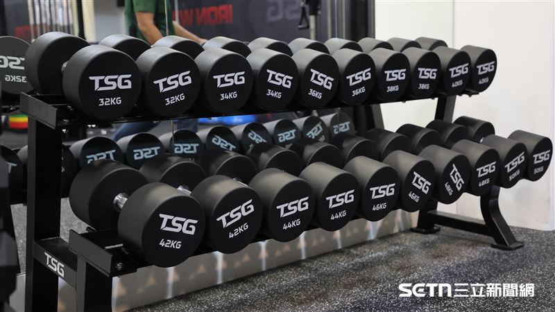 台鋼集團訓練基地「皇鷹學院」，球員重量訓練室。（圖／記者劉彥池攝影）
