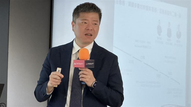 奧義賽博董事長吳明蔚表示，公司長期專注於自動化攻擊偵測、威脅分析與攻擊面管理，是目前台灣唯一具備自主研發能力，並成功商業化人工智慧資安軟體商。（圖／記者余國棟攝影）