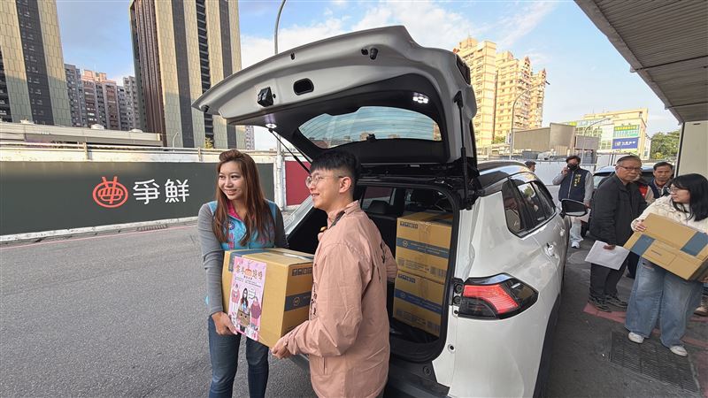 寒冬將至朱珍瑤議員攜手大訊科技　舉辦寒冬送暖活動