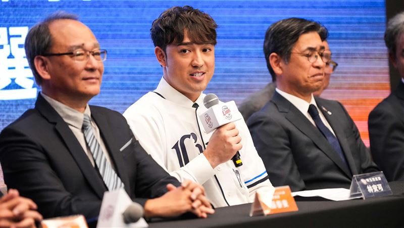 林安可加盟西武獅記者會。（圖／統一獅提供）
