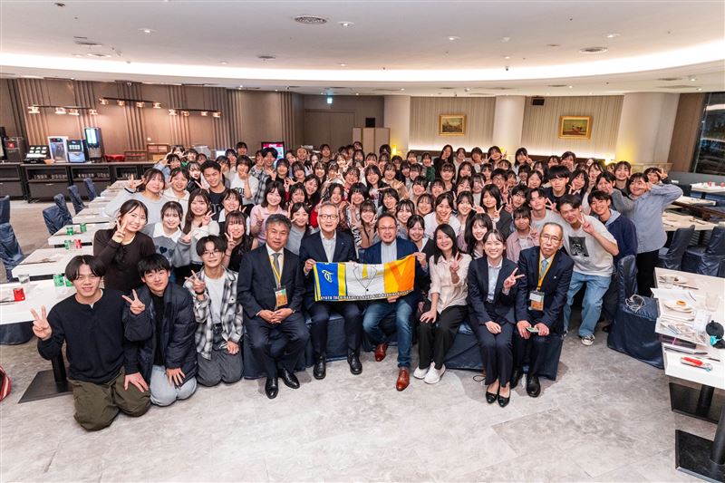 橘色惡魔來台就住這，飯店buffet最愛這兩味！