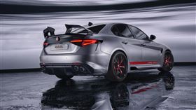 愛快羅密歐限量版Giulia Quadrifoglio Luna Rossa。（圖／翻攝Alfa Romeo網站）