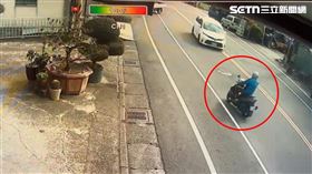 逆向,閃車,小貨車,倒車,追撞,騎士,死亡,車禍,苗栗（圖／翻攝畫面）