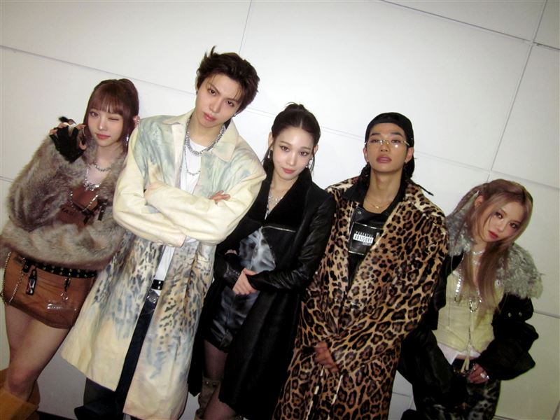 ALLDAY PROJECT無遮掩現身中山、饒河夜市，親和力十足。（圖／翻攝自X平台 @ALLDAY_PROJECT）