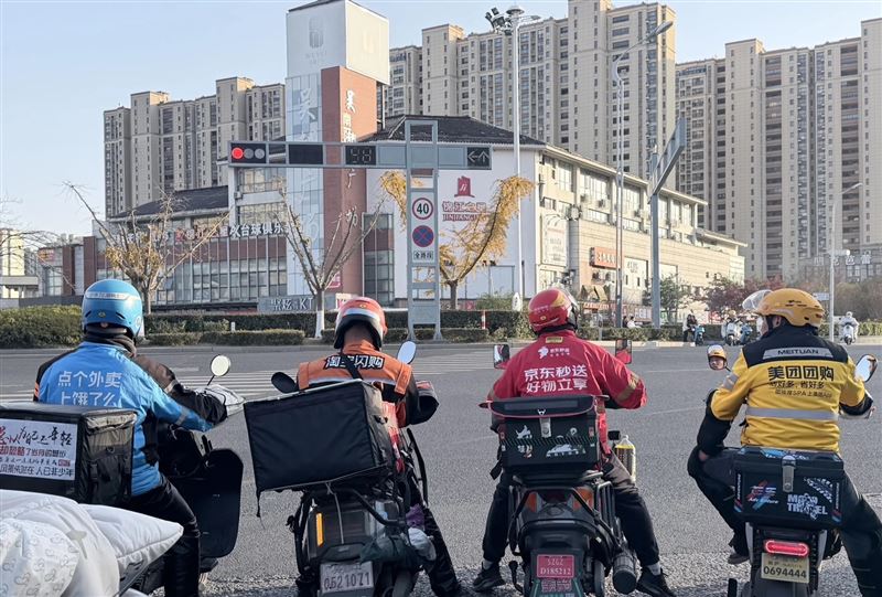 中國的外送市場百花齊放，競爭相當激烈。（圖／翻攝畫面）