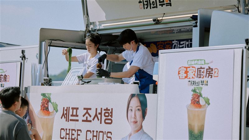百人餐車生死戰　江宏傑慘遭大咖韓星打槍