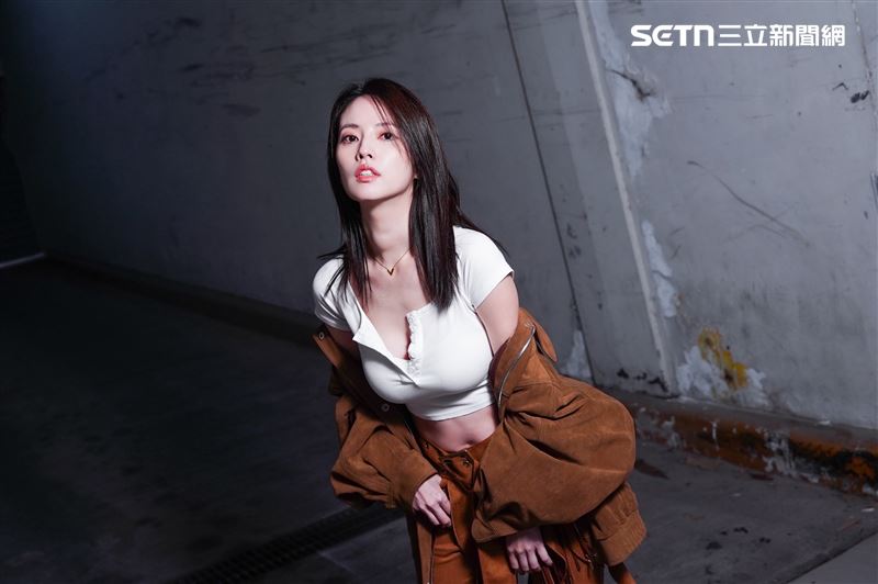 阿諾受訪分享自己愛美的轉變。(圖/記者趙于瑩攝影)