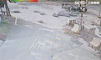 死角跳車…30桶瓦斯卡平交道！監視器護身