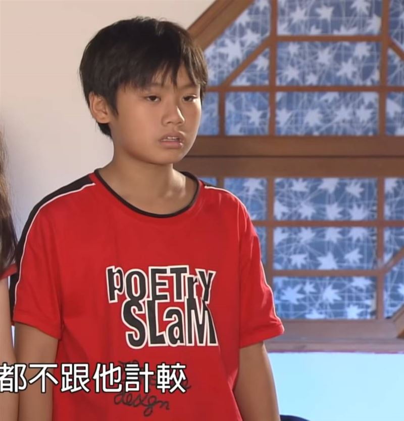 劉羽謙曾在八點檔中飾演王識賢的童年時期。(圖/翻攝自YouTube)