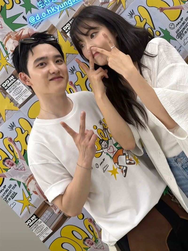 李先彬(右)與都敬秀(左)的關係被粉絲視為宛如兄妹。(圖/翻攝自李先彬臉書)