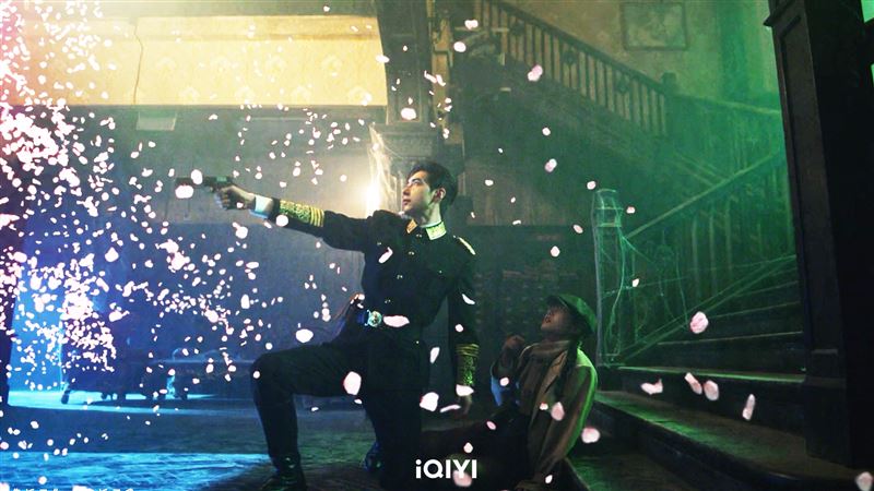 陳星旭(左)與盧昱曉相遇於劇本殺。(圖/iQIYI愛奇藝國際版提供)