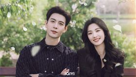 陳星旭（左）與盧昱曉相遇於劇本殺。(圖／iQIYI愛奇藝國際版提供)