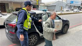 台中,大雅分局,潭子,自摔,送醫,出院沒錢（圖／翻攝畫面）