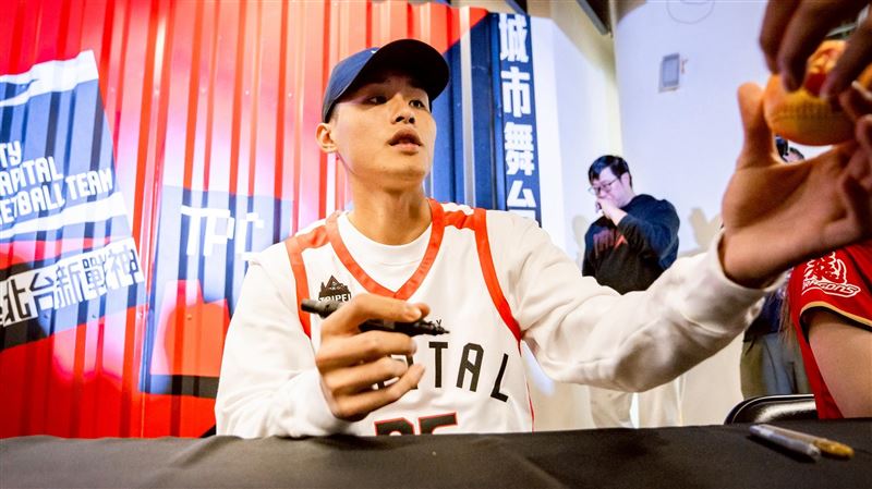 張政禹曝從小愛打籃球　點戰神「他」很強