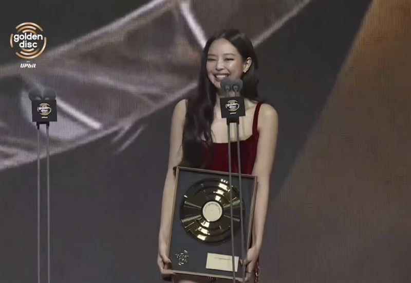 Jennie奪3獎。（圖／翻攝自Disney+）