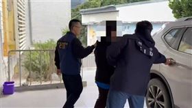 花蓮一名男子在抖音揚言「見一個殺一個」，遭檢警逮捕。（圖／翻攝畫面）