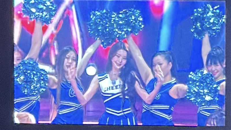 大巨蛋驚見超狂啦啦隊 一看竟是張員瑛