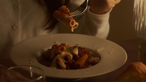 這盤燉飯有現刨烏魚子！台義餐酒插旗勤美