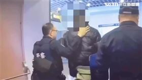 捷運台北車站發生怪男隨機攻擊2名男大生事件。（圖／翻攝畫面）