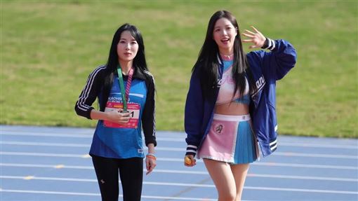 Mingo粉絲會前跑21K　李晧禎終點線幫掛牌