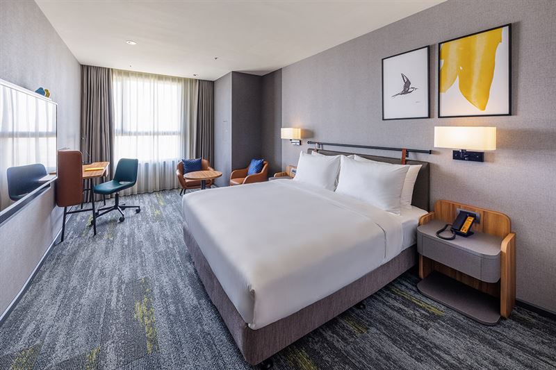 福容家會員即日起至3月31日前消費滿3,000元，即有機會獲得iPhone 17、歐來歐去循環式旅行團七日單人遊、萬元住宿券等大獎。（圖／福容集團提供）