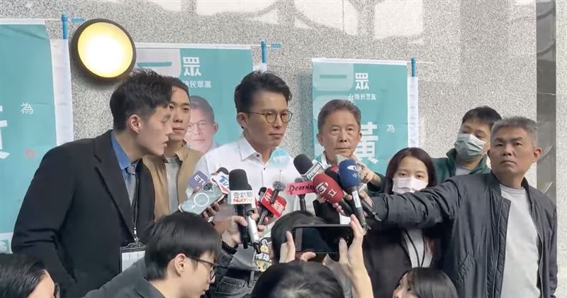 黃國昌新北市後援會成立大會會前受訪。（圖／翻攝自黃國昌直播）