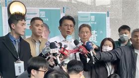 黃國昌新北市後援會成立大會會前受訪。（圖／翻攝自黃國昌直播）