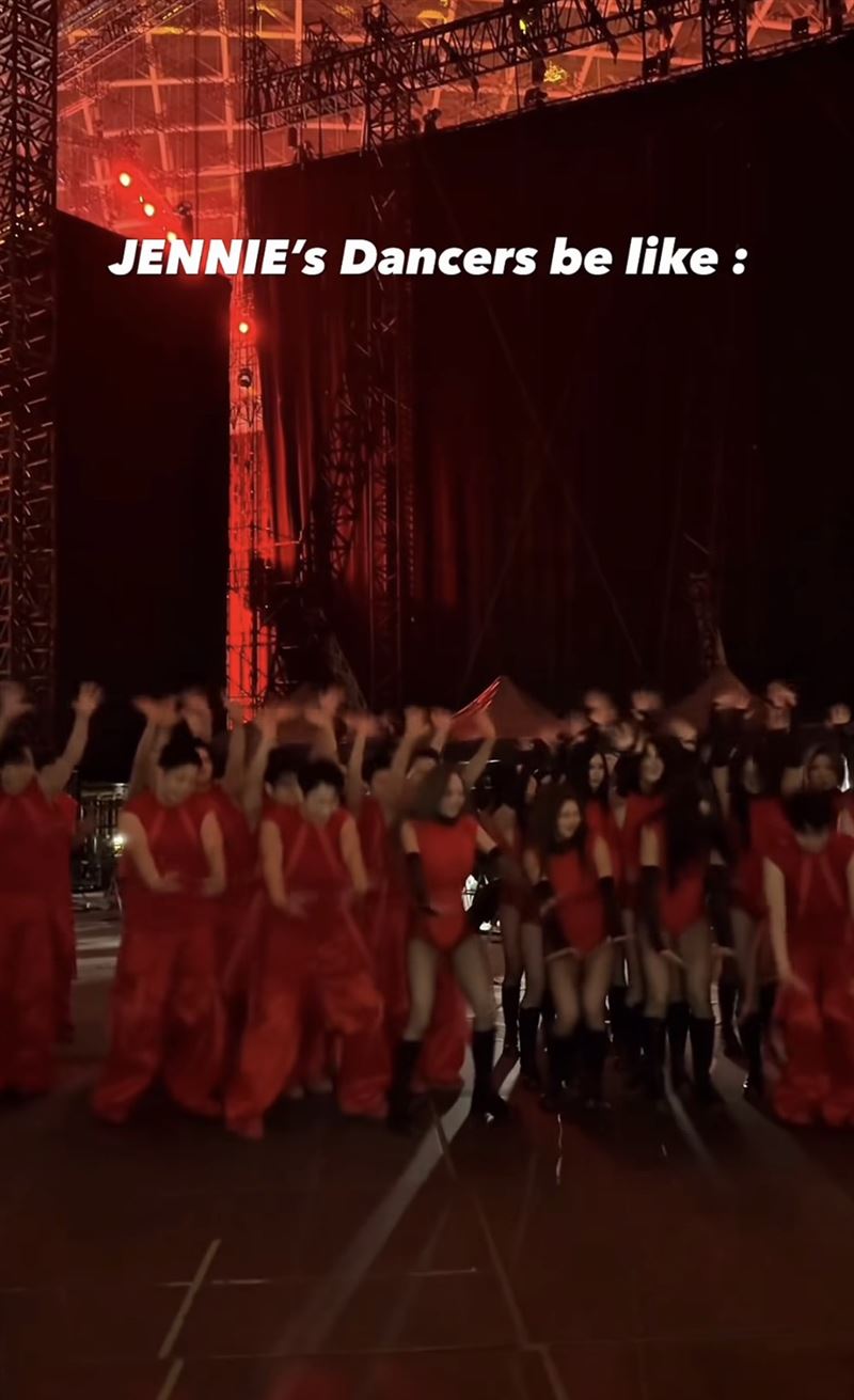JENNIE舞者群在大巨蛋、桃園機場、遊覽車上拍攝跳舞片段。(圖/翻攝自IG @jyojyoxo)