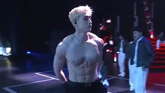 萬人鼻血直噴！金唱片男星胸肌溢出掀暴動