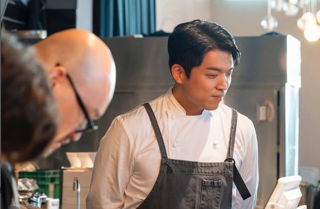 米其林名廚安成宰近日親自出面示警，揭露有不肖人士偽造其餐廳餐券，提醒民眾切勿上當。（圖／翻攝自安成宰IG）