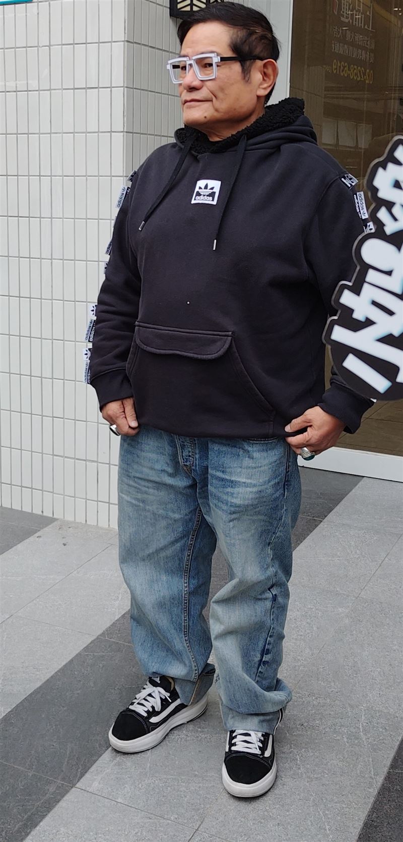 許效舜前往曹西平靈堂。（圖／記者鍾智凱攝影）