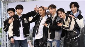 Ozone「我愛你們」簽唱會。（圖／記者鄭孟晃攝影）