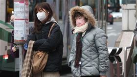 大陸冷氣團連日襲台，醫師指出，極冷、極熱天氣都會使心血管疾病死亡率攀升，寒冷天氣的風險更高出4至5倍。（示意圖／中央社資料照）