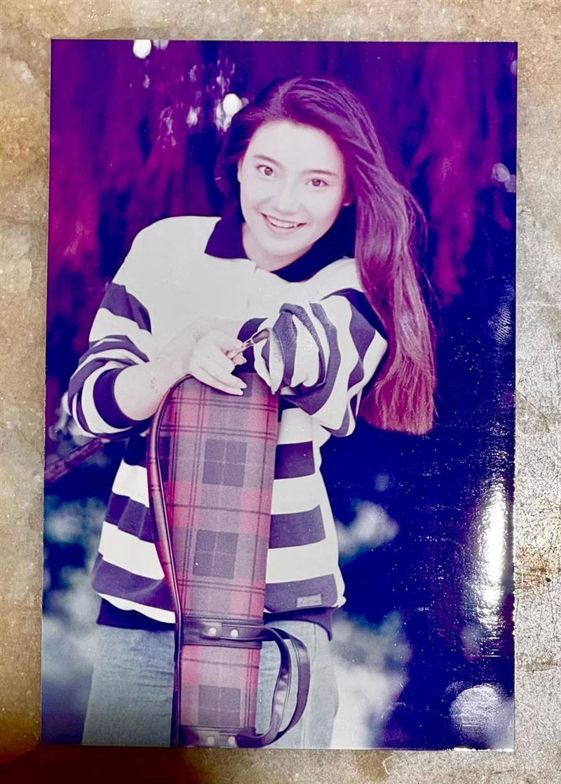 甄莉過往舊照曝光。（圖／翻攝自甄心承意亞洲俱樂部臉書）