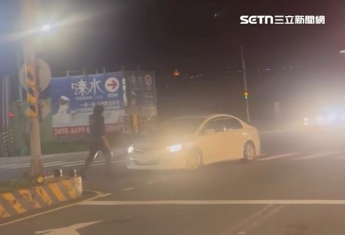 新/毒駕男拒捕雙手持刀 5勇警負傷壓制