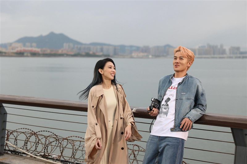 戴佩妮與吳克群合作新歌〈念念〉。（圖／六度空間提供）