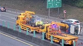 新竹,新竹縣,事故,路段,國道,關西鎮,翻車,拖板車,小貨車（圖／翻攝畫面）
