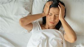 睡不好不只是失眠，包含中間會醒來超過2次以上，容易作夢、早上起床仍覺得沒睡飽…這些都代表著睡眠品質較差。