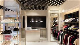 鬼塚虎台北101門市遭爆歧視越南移工。（圖，非當事門市／翻攝自Onitsuka Tiger臉書）