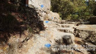 藍點漆塗鴉引路？玉山前峰步道毀容山友怒