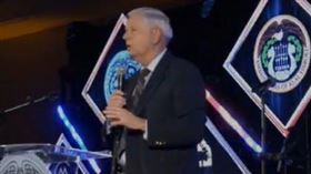 共和黨參議員葛拉漢於美國時間週日（11日）晚間出席一場公開活動時，語出驚人地暗示，美國極有可能在「今晚」對伊朗發動軍事打擊。（圖／翻攝自X平台Spencer Hakimian@Spencer Hakimian帳號）