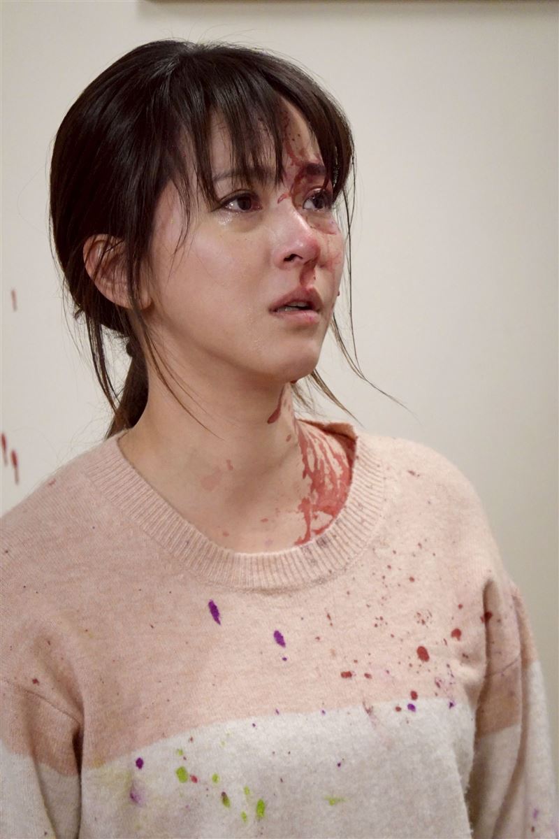 蘇晏霈心碎朝李運慶潑漆。（圖／民視提供）